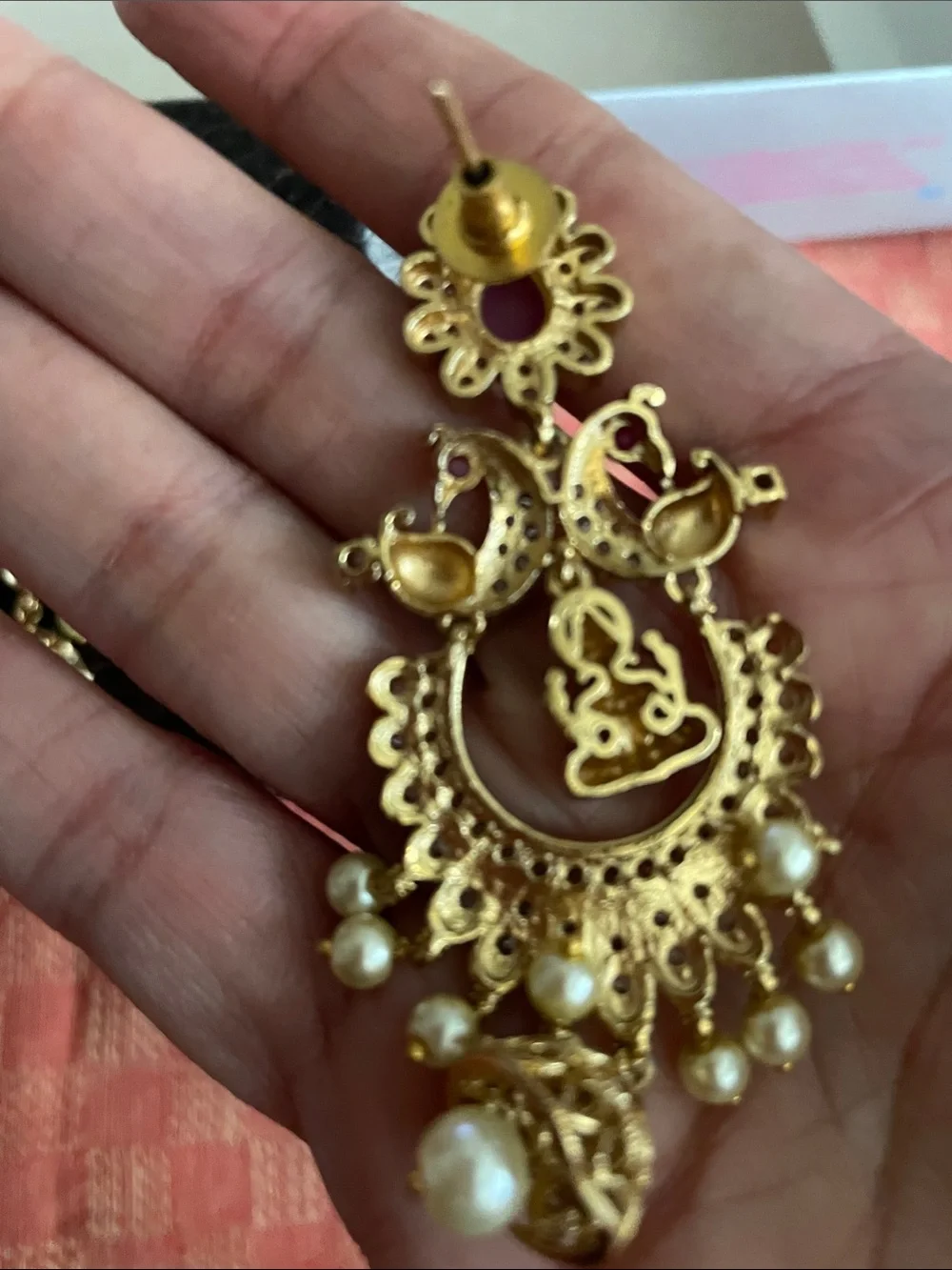 N/A elegant gold